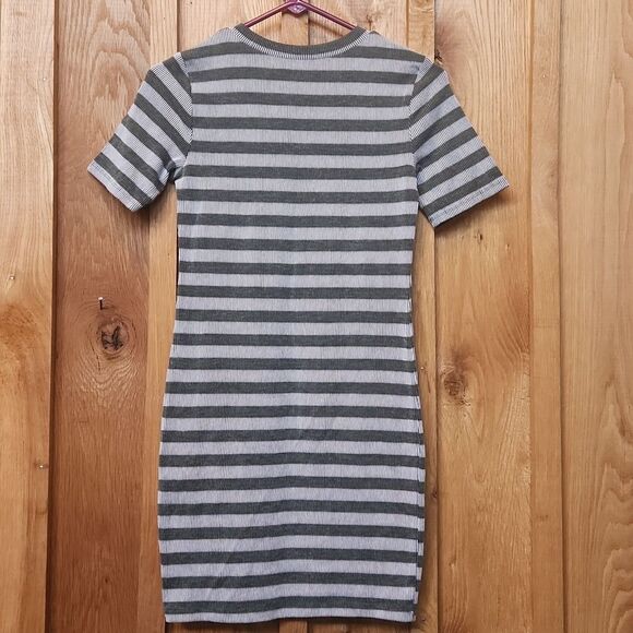 Forever 21 Short Sleeve Ribbed Bodycon Knee Length Dress, Medium, Grey Stripes - Picture 2 of 7